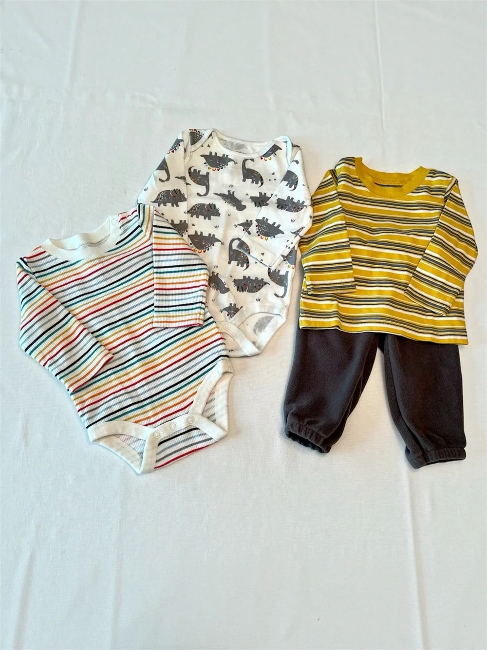 Carters 6M 4 Piece Bundle Long Sleeve Bodysuits Tee Fleece Bottoms Mix Match